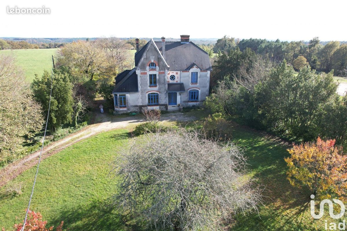 Manoir 12 pièces 334 m² - Bors (Canton de Charente-Sud) 16360 (image 2)