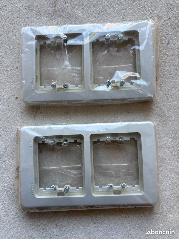 LEGRAND SAGANE PLEXO FJORD - 1 Plaque double verticale blanche Réf 855 11/ 85511