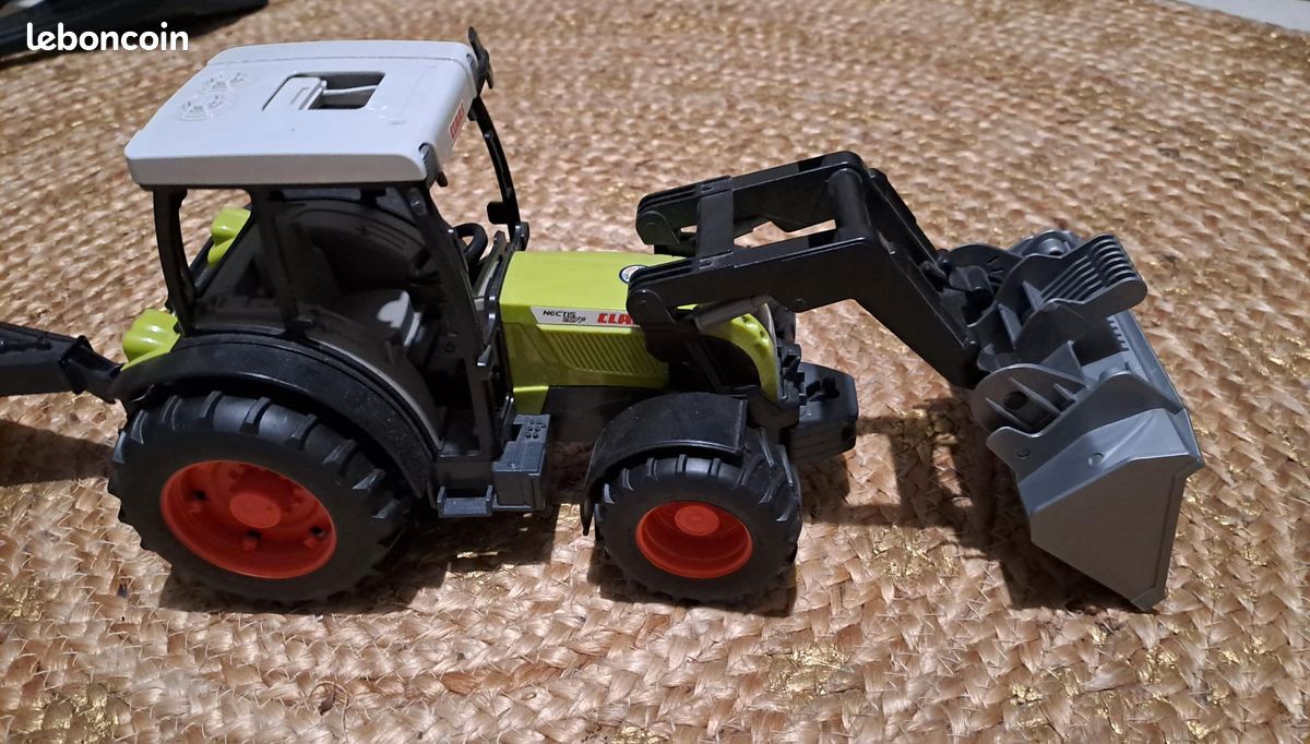Tracteur Claas et sa remorque (image 1)