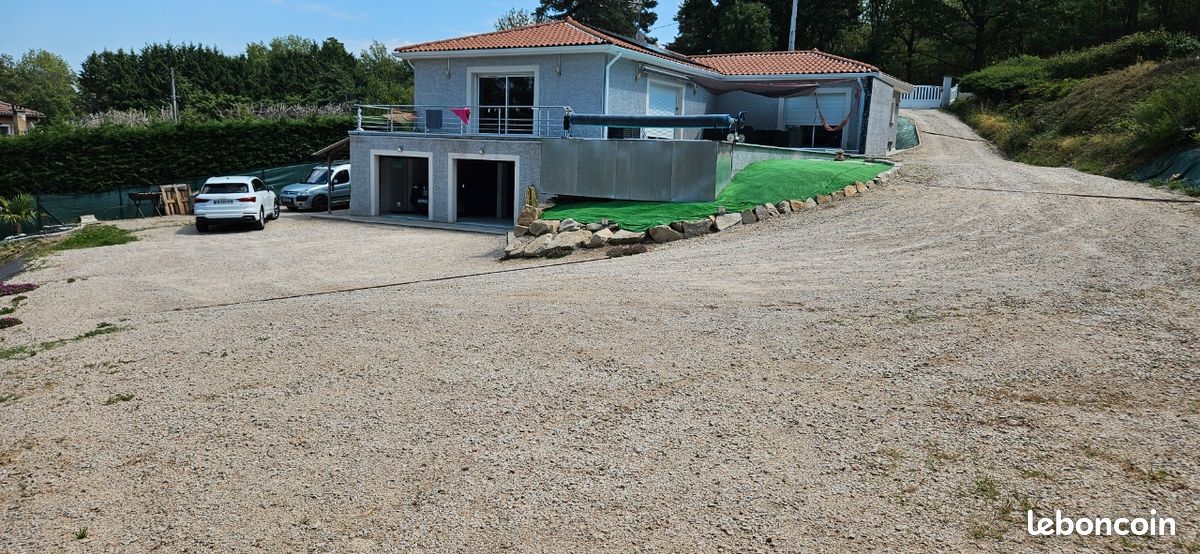 Maison 5 pièces 130 m² · à Saint-Marcellin-en-Forez · 130 m² · 449 000 €