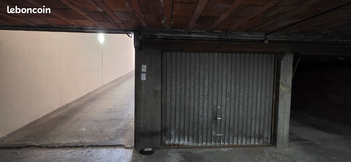 Parking 11m2 · à Toulouse · 110 €
