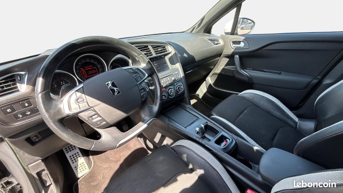 Citroën DS4 e-HDi 115 So Chic ETG6 (image 10)