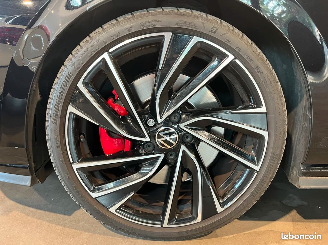 VOLKSWAGEN GOLF 8 GTI 2.0 TSI 245 CH - Pack CUIR / TOIT PANO / SUIVI VW (image 37)