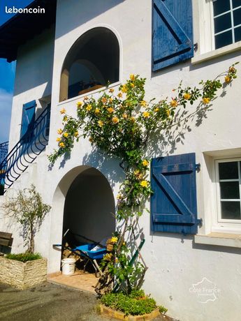 Maison 9 pièces 260 m²
