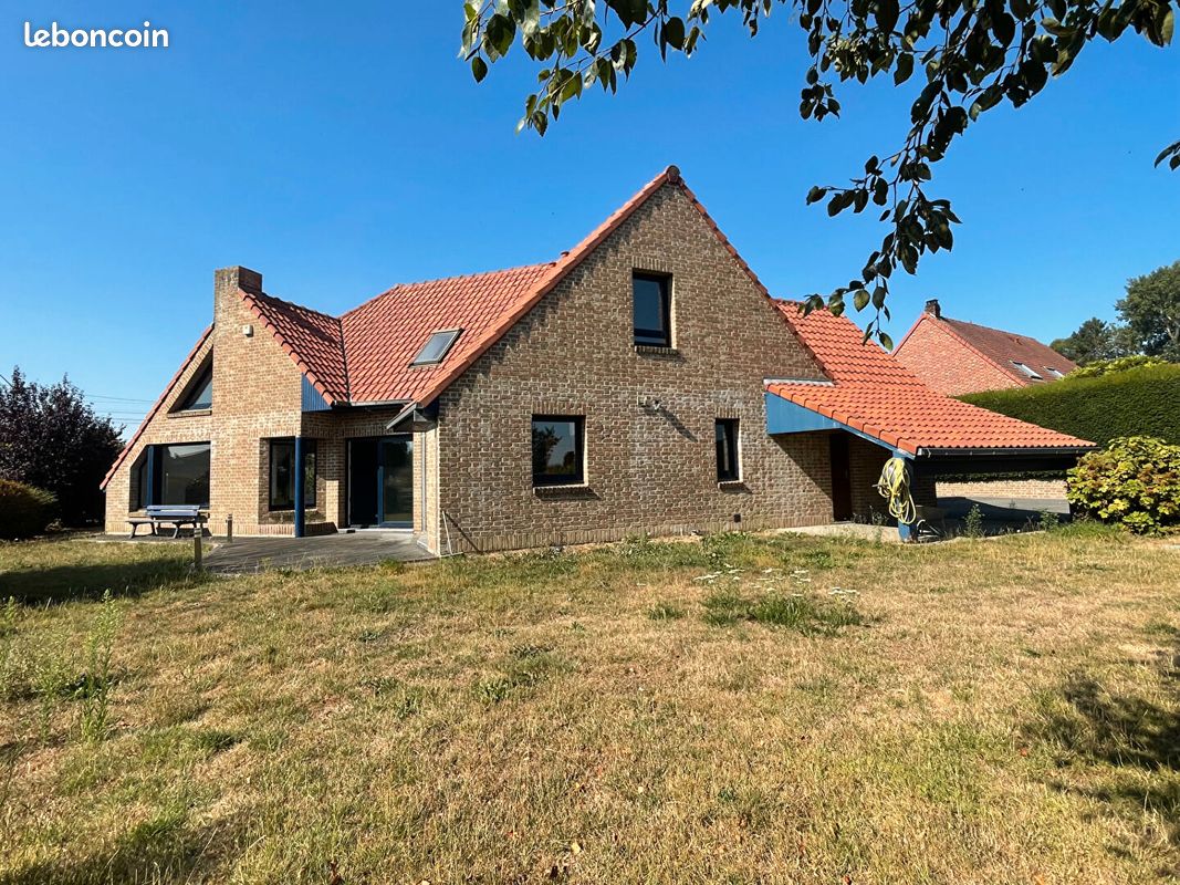 Maison 5 pièces 140 m² · à Hinges · 140 m² · 364 000 €
