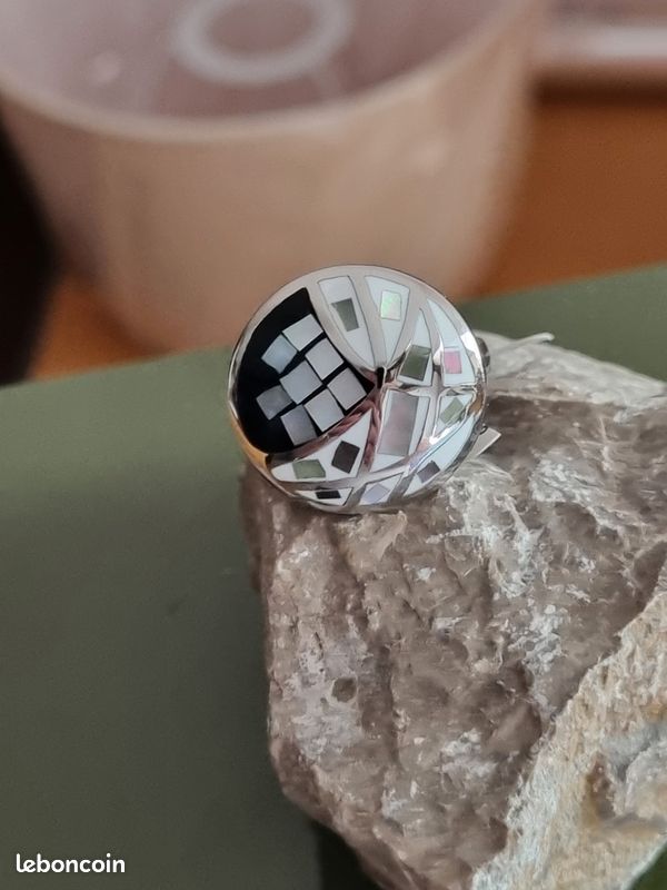 Jolie bague acier et nacre cadeau reçu jamais utilisé taille 60 (image 2)