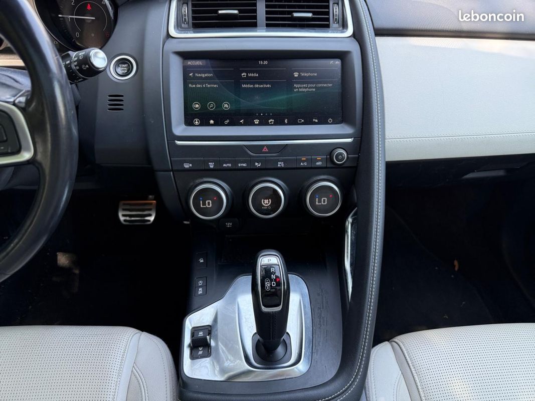 JAGUAR E-PACE D180 - AWD - BVA R-Dynamic PHASE 1 (image 11)