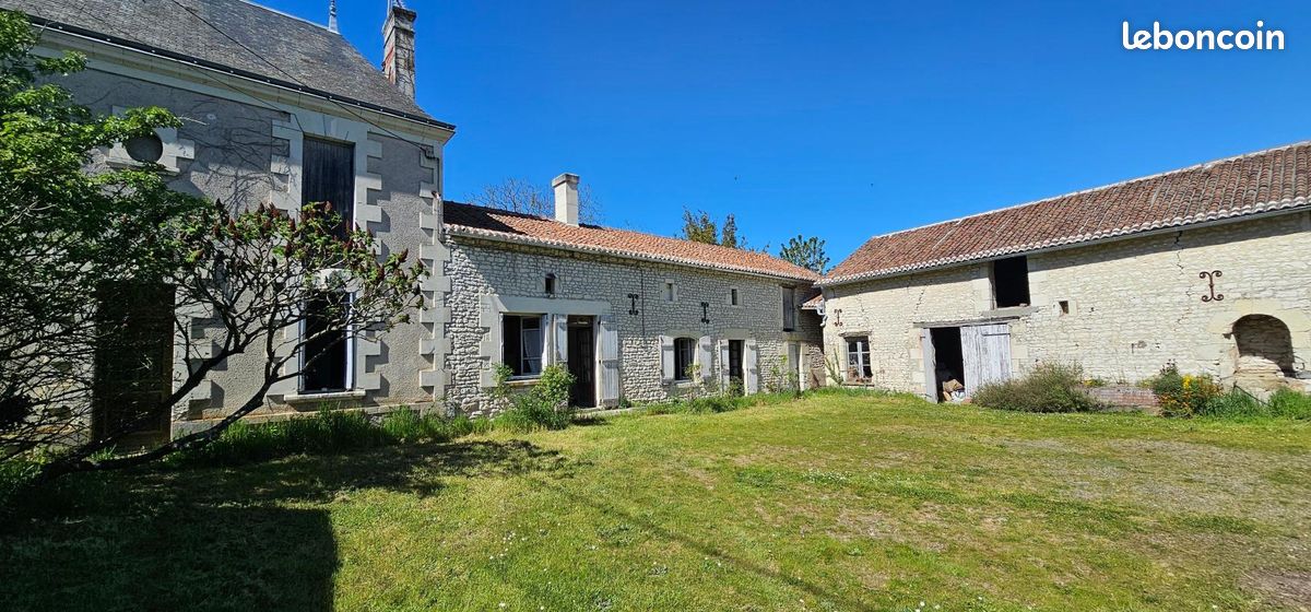 Maison 5 pièces 126 m² · à Courcoué · 126 m² · 165 000 €