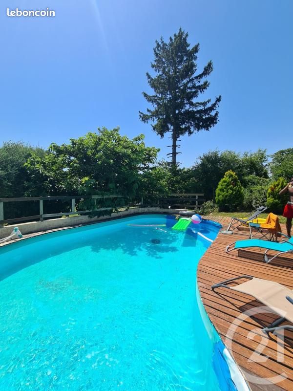 Maison 8 pièces 324 m² · à Décines-Charpieu · 324 m² · 590 000 €