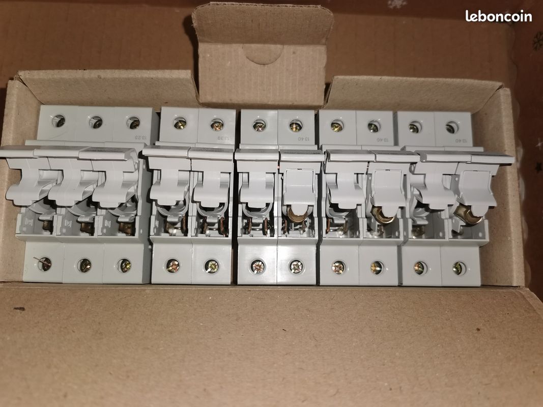 Lot de 5 porte-fusibles 10x38 (image 2)