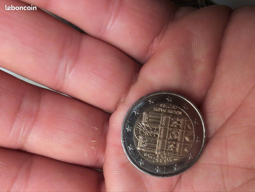 Pièce de 2eu commémorative " Notre dame de Paris" (image 1)