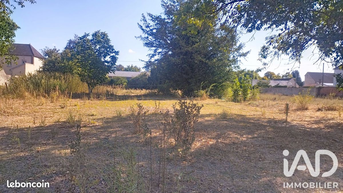Terrain 1321 m² · à Broussy-le-Grand · 1 321 m² · 19 500 €