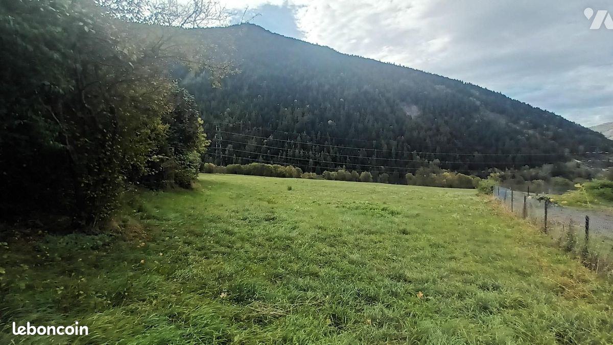 Terrain 970 m² · à Séez · 970 m² · 291 500 €