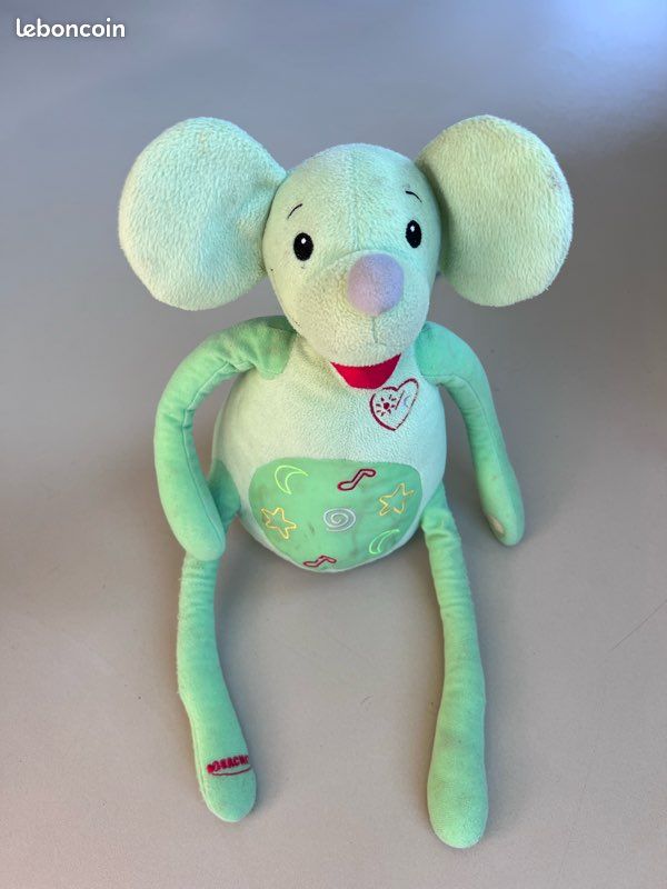 Grand frère souris dans une boîte | AnthroLiving