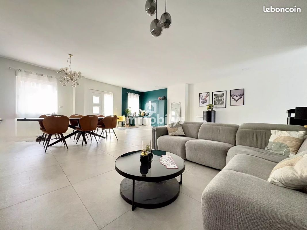 Maison 6 pièces 215 m² · à Aniche · 215 m² · 199 000 €