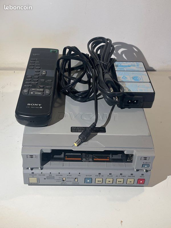 Sony RDR-HXD890B Lecteur / enregistreur DVD disque dur 160 Go tuner TNT HDMI -noir