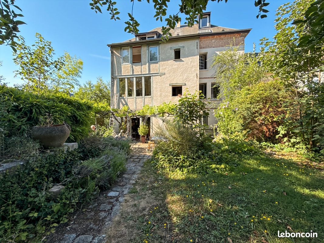 Maison 6 pièces 249 m² · à Étrépagny · 249 m² · 420 000 €