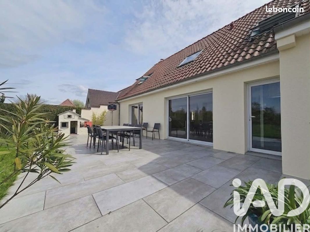 Maison 7 pièces 165 m² · à Saint-Venant · 165 m² · 335 000 €