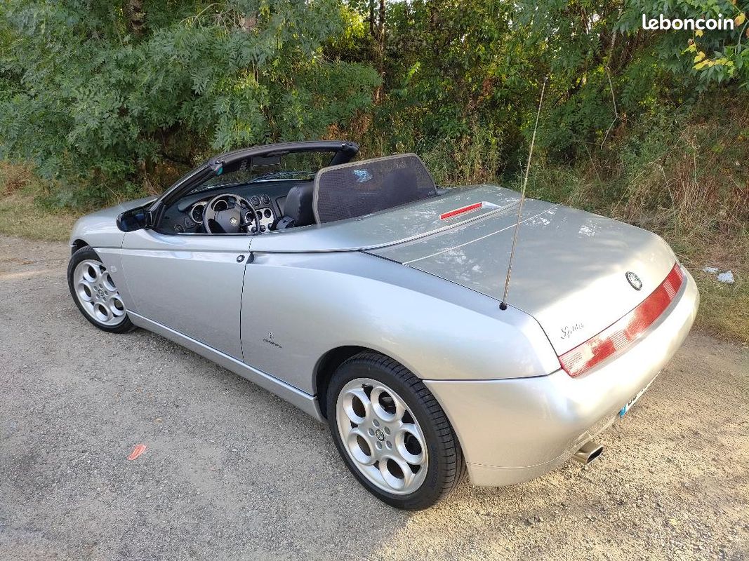 Alfa romeo spider - etat concours (image 2)