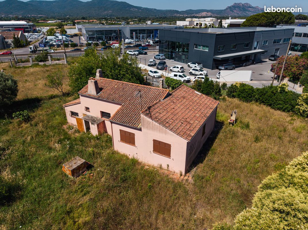Terrain 1200 m² · à Puget-sur-Argens · 1 200 m² · 500 000 €