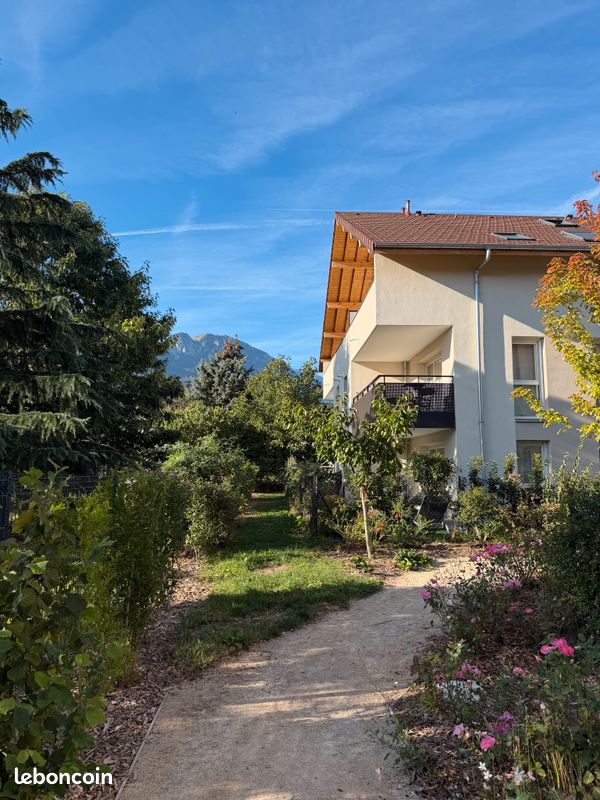Appartement 3 pièces 70 m² · à Saint-Pierre-en-Faucigny · 70 m² · 353 000 €