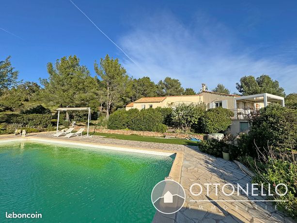 Villa 5 pièces 145 m²