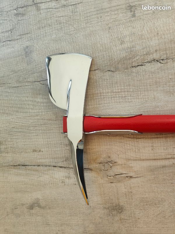 hache de pompier avec manche en fibre de verre