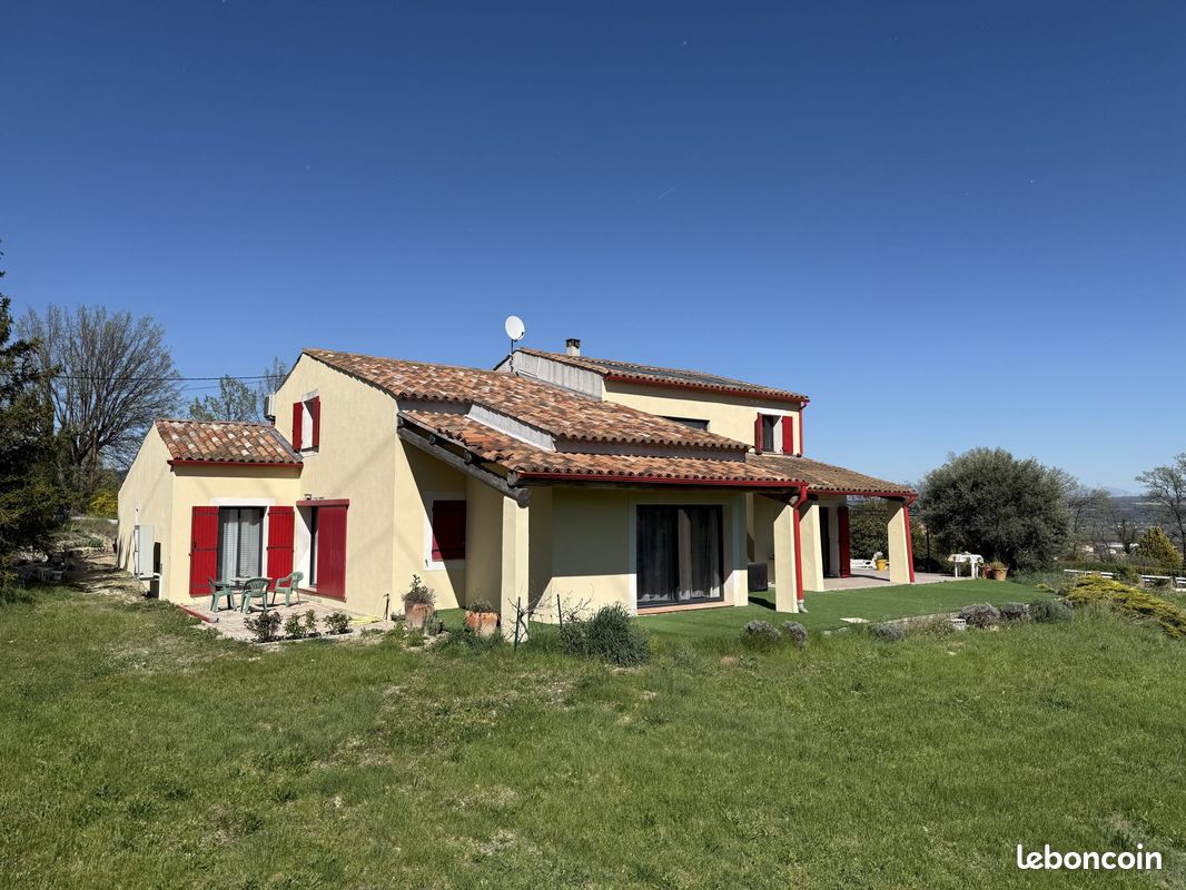 Maison 8 pièces 239 m² · à Pierrevert · 239 m² · 599 000 €