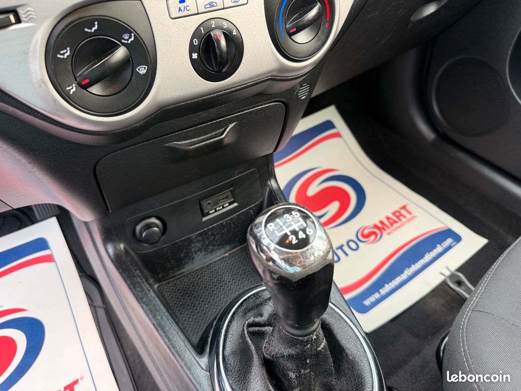 Hyundai i20 / 1.4 CRDi 90Ch / 6 Vitesses / Série WAVE / 133 481Kms / Clim / Jantes (image 7)