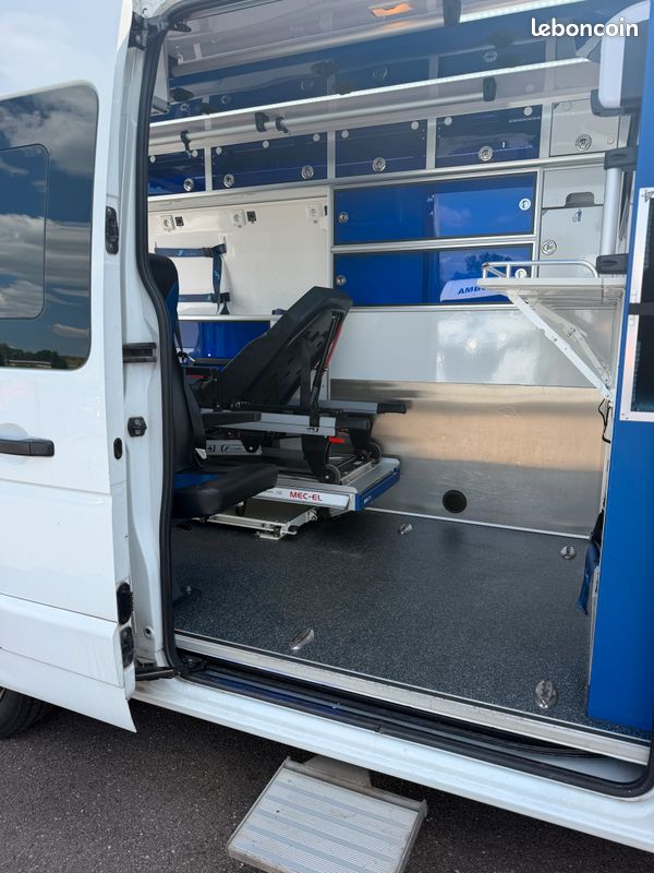 Renault Master L2H2 Ambulance Les Dauphins Type B - EN1789 2.3 Blue Dci 165 cv (image 10)