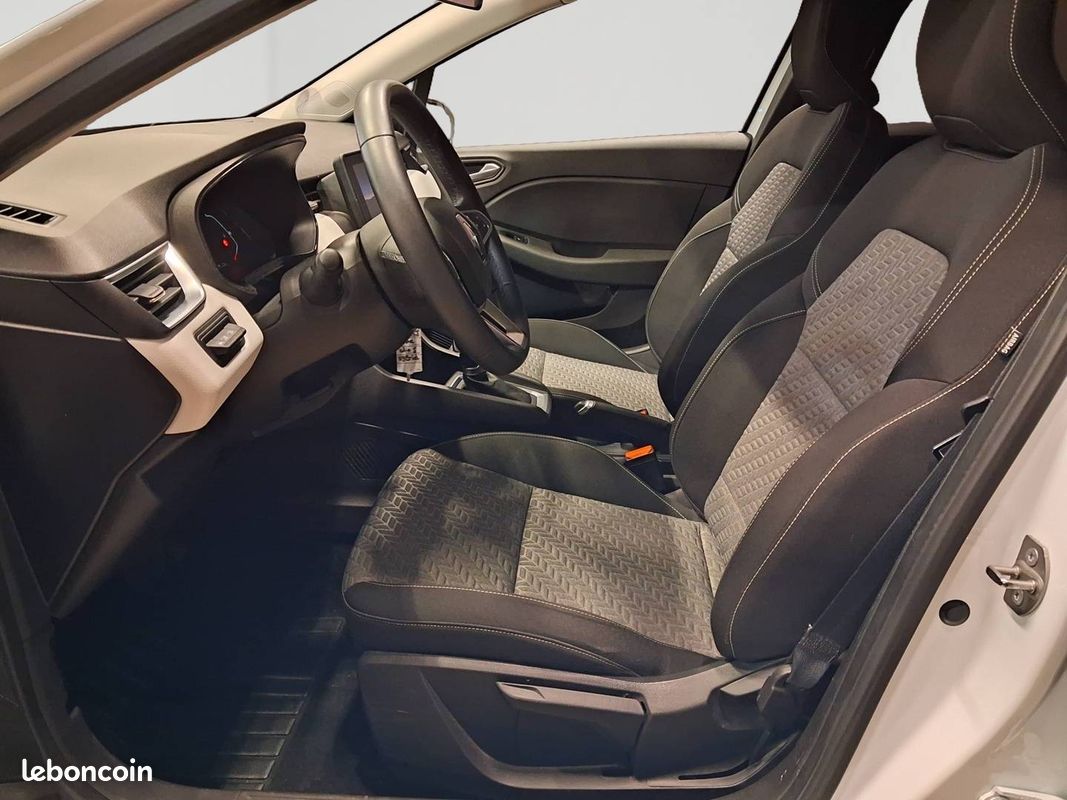 RENAULT Clio E-Tech full hybrid 145 Evolution (image 12)