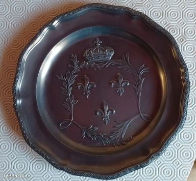 Assiette décorative en étain (image 1)