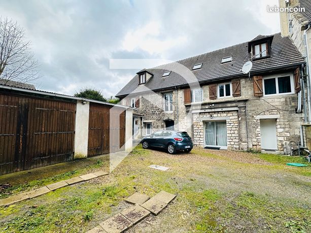 Maison 10 pièces 241 m²