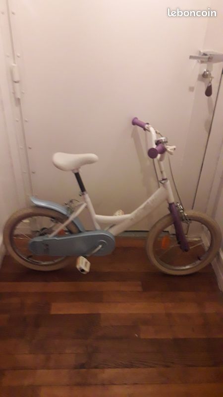 Vélo fille très peu servi (image 2)