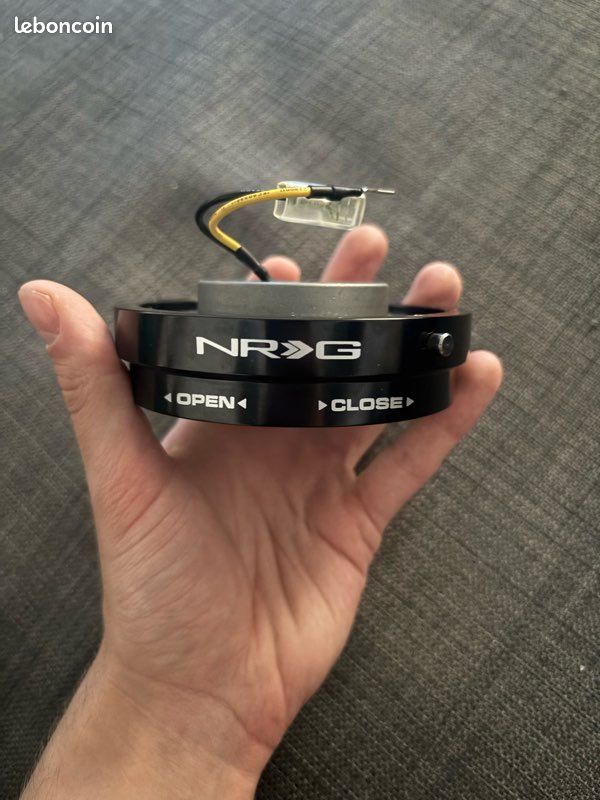 NRG Innovations Quick Release Gen 2.0 – Noir/Noir – Jamais monté (image 1)