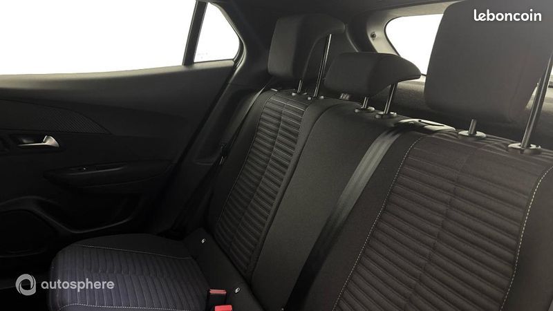 Peugeot 2008 1.2 PureTech 100ch S&S Style (image 13)