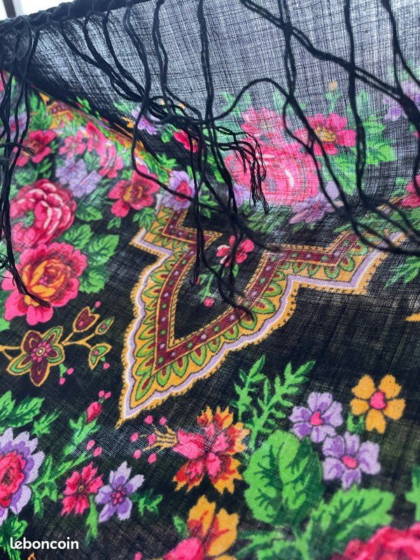 Écharpe Châle Vintage Russe - Laine, Blanc Cassé, Motif Floral Rose - Neuf Sans étiquette