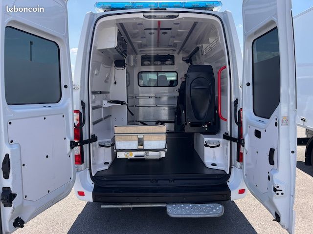 RENAULT Master Ambulance L2H2 DCI 145 Grand Confort GPS 2,3 L - 10/2019 - 256000 kms (image 9)