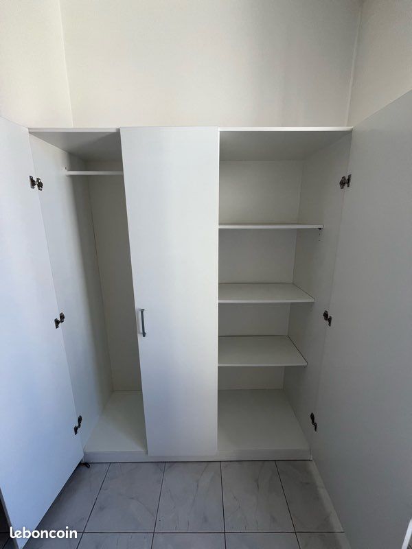 Vends Armoire IKEA DOMBAS blanche Ameublement