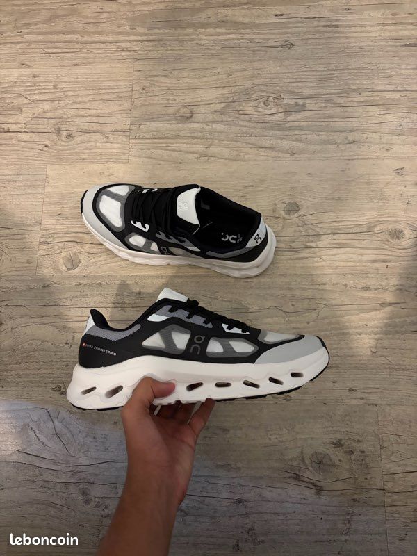 Chaussure on cloud (image 1)