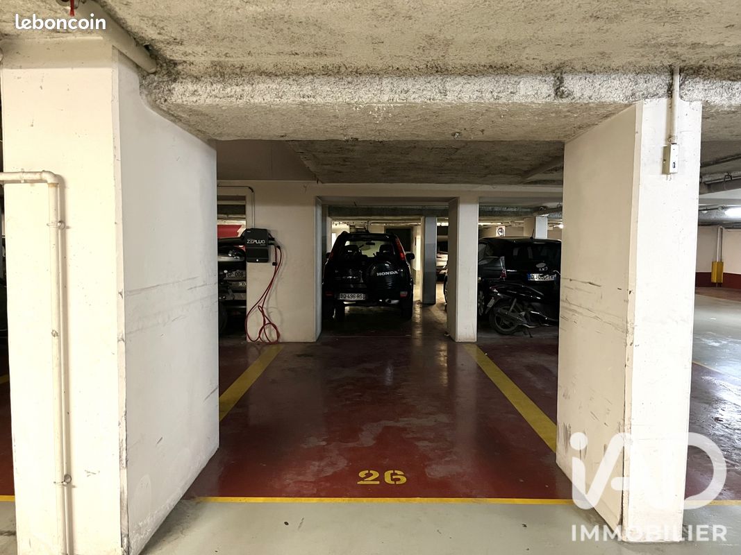 Parking 11 m² · à Paris · 11 m² · 24 000 €