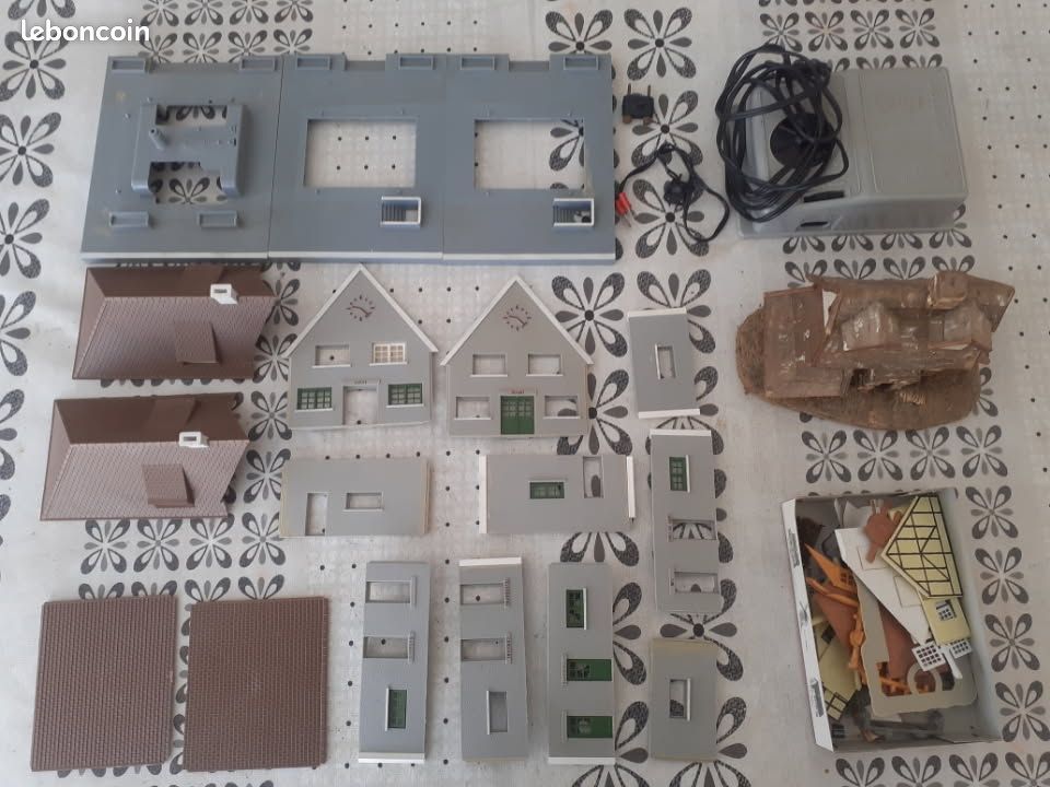 MAQUETTE IMMEUBLE MODULAIRE DE FACADE - SOUS CELOPHANE *PROMOS