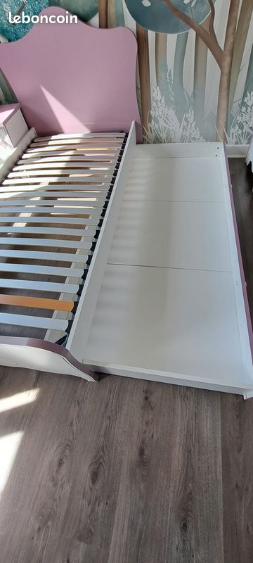 Chambre fille - lit avec tiroir - table de chevet - bureau (image 6)