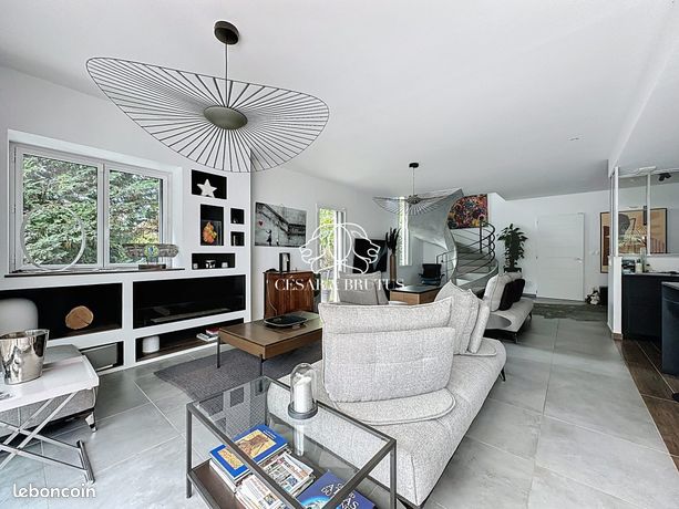 Maison 5 pièces 180 m² — 3