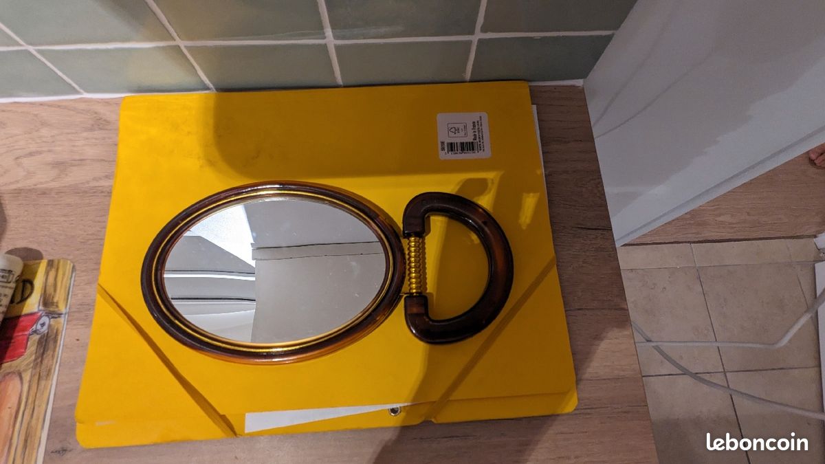 Miroir pour sourcil (image 1)