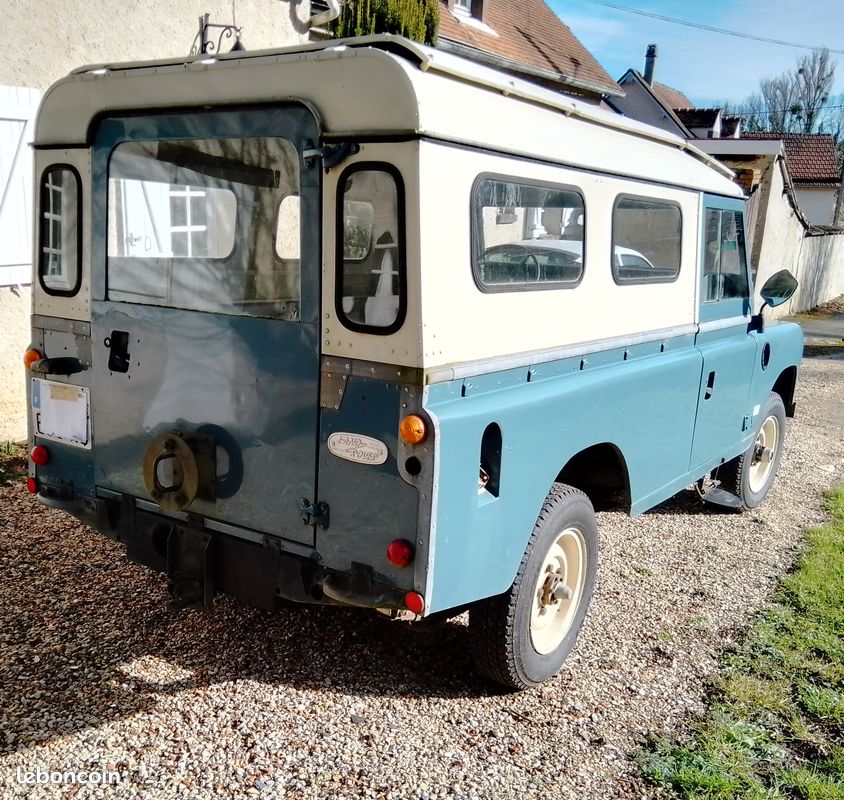 109 Land rover (image 2)