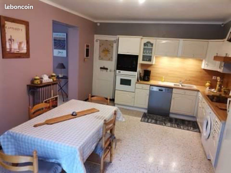 Maison 4 pièces 84 m² · à Pernes-les-Fontaines · 84 m² · 900 €/mois