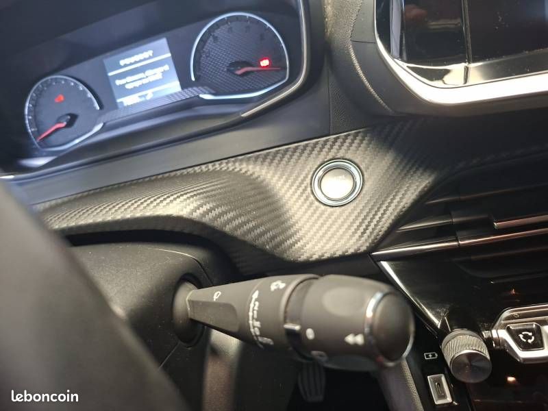 Peugeot 208 PureTech 100 S&S BVM6 Allure (image 25)
