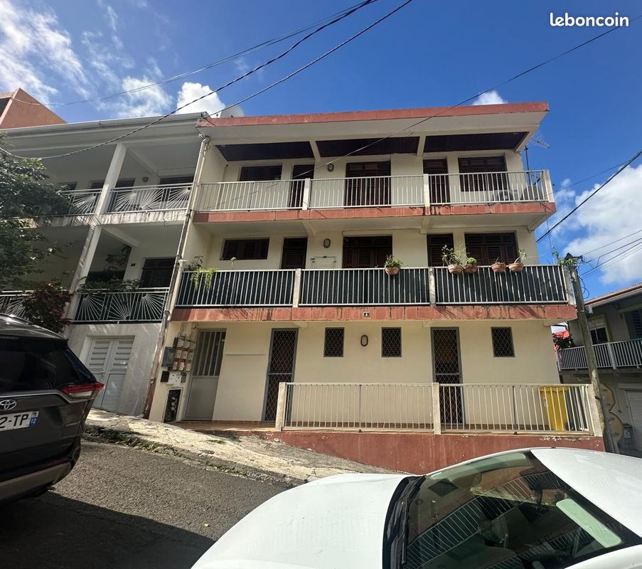 Immeuble 9 pièces 210 m² · à Le Marin · 210 m² · 367 000 €