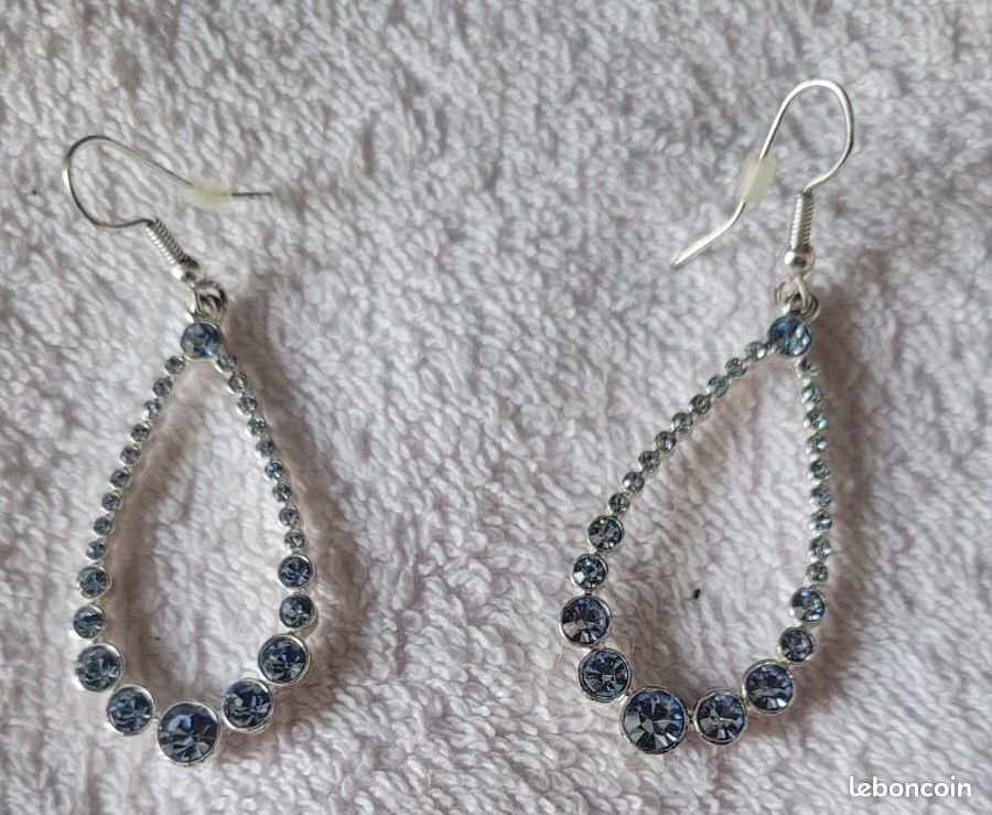 Boucles d'oreilles goutte d'eau (image 1)